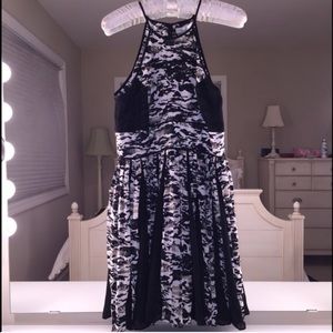 Parker camouflage pleated dress